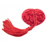 Красные пэстисы в форме сердец декорированные розочками