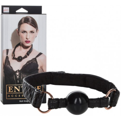 Силиконовый кляп на стеганом ремне с меховой подкладкой Entice Ball Gag