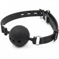 Дышащий силиконовый кляп Plug the ball с диаметром шарика 4,5 см