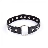 Ошейник с кольцом на заклепках в форме ромбов