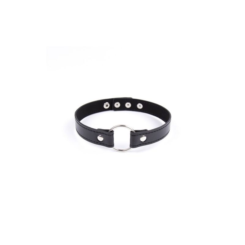 Черный ошейник на заклепках с кольцом