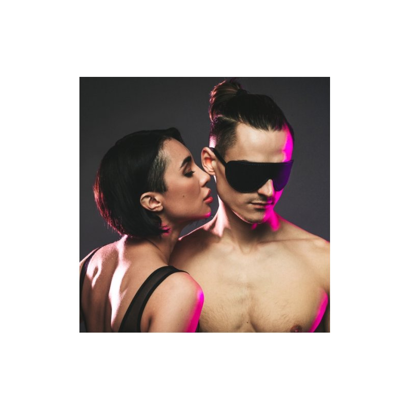 Маска Party Hard Shy Black