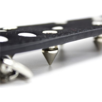 Широкий черный ошейник с шипами