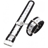 Серебряные наручники с металлическими заклёпками