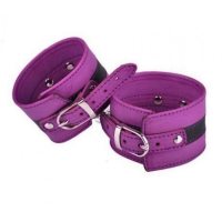 Пурпурные наручники с карабином