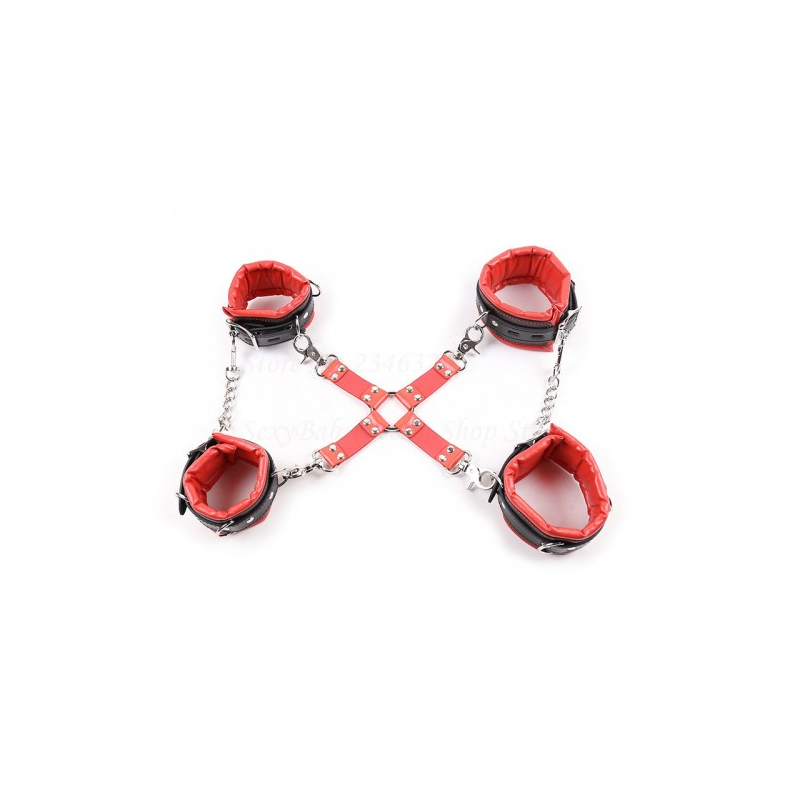 Красные бондажные наручники и поножи с карабинами