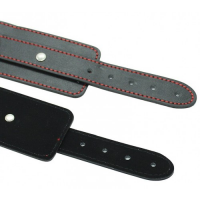 Регулируемые черные наручники с красными строчками