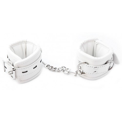 Белые наручники на металлической цепи