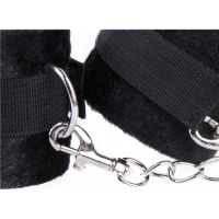 Черные плюшевые наручники с цепочками