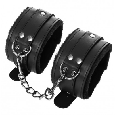 Черные наручники с мехом