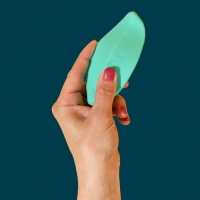 Клиторальный вибростимулятор в трусики Romp Wave