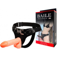 Телесный реалистичный страпон на трусиках 17 см