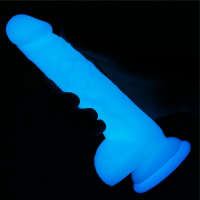 Светящийся в темноте фаллос на присоске Lumino Play Dildo 18 см